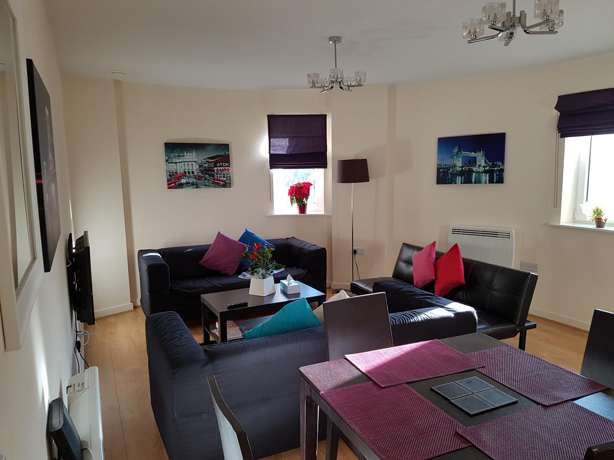 Two Bedrooms, Two Bath, Up To 3 Beds 1 Sofa - Slough Windsor Legoland 外观 照片